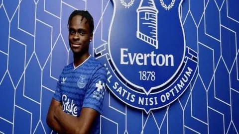 曼联追逐布兰斯維特，转会费有望触及5000万镑大关！